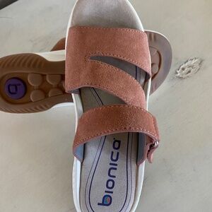 Bionica Sandles